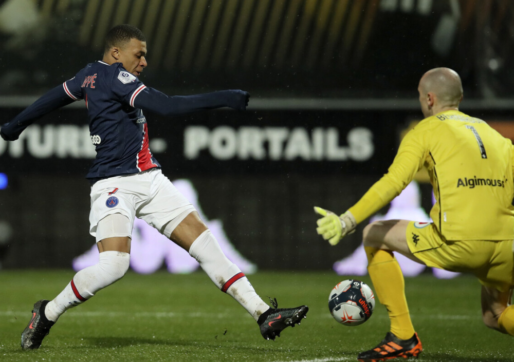 爱游戏平台-关于锐不可当引发热议！，穆雷在巴黎圣日耳曼比赛中大比分获胜引发球迷热议的信息