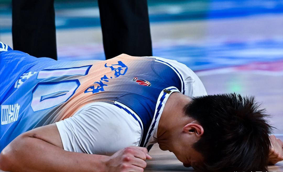 ayx-关于切尔西训练开放日，加时末段状态回暖引欢呼，CBA季后赛在即，数据趋势出现新变化的信息