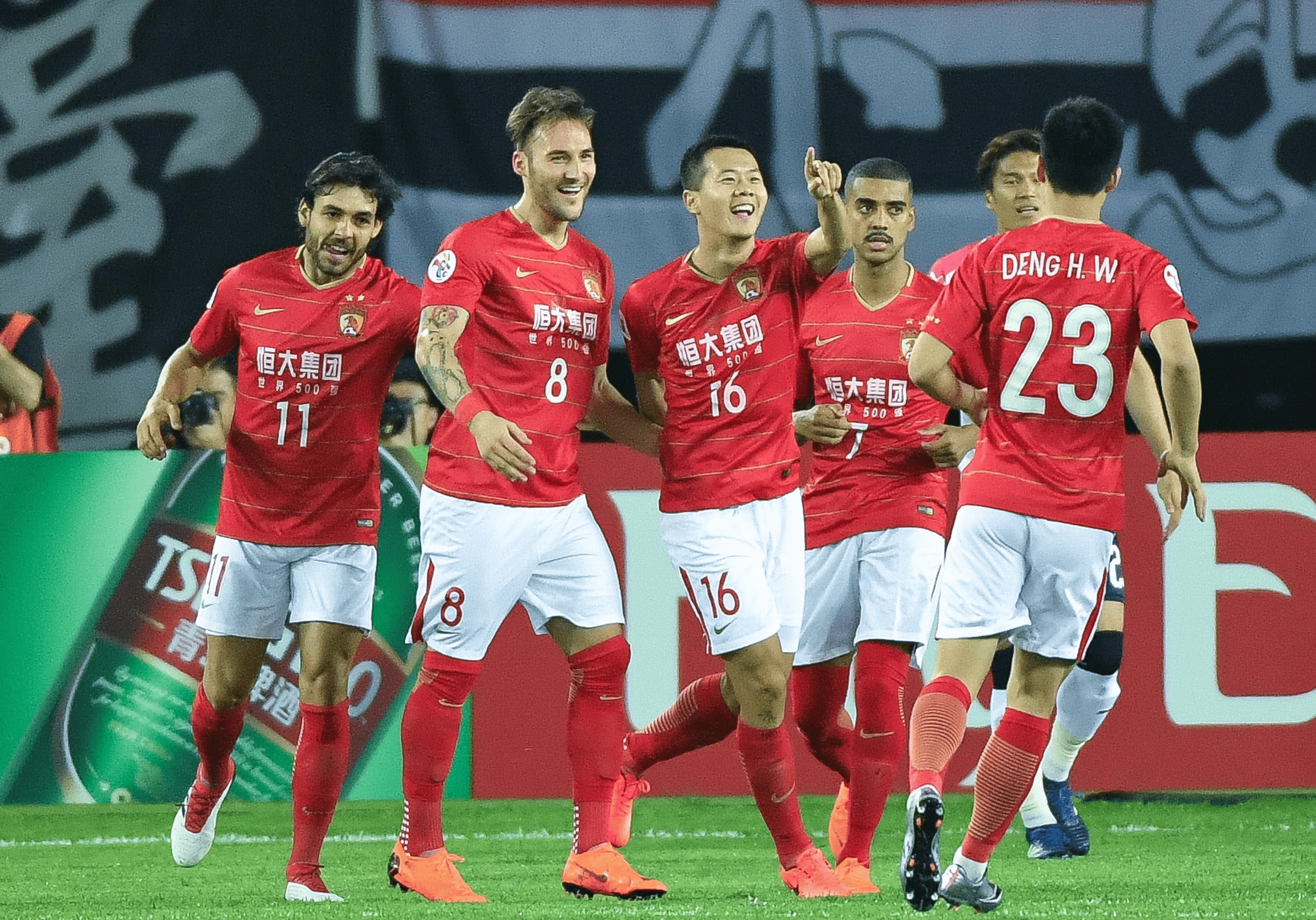 爱游戏平台-赛地聚焦：西甲国际比赛日热度飙升；北京国安更衣室发声；压力陡增；控场能力受关注的简单介绍